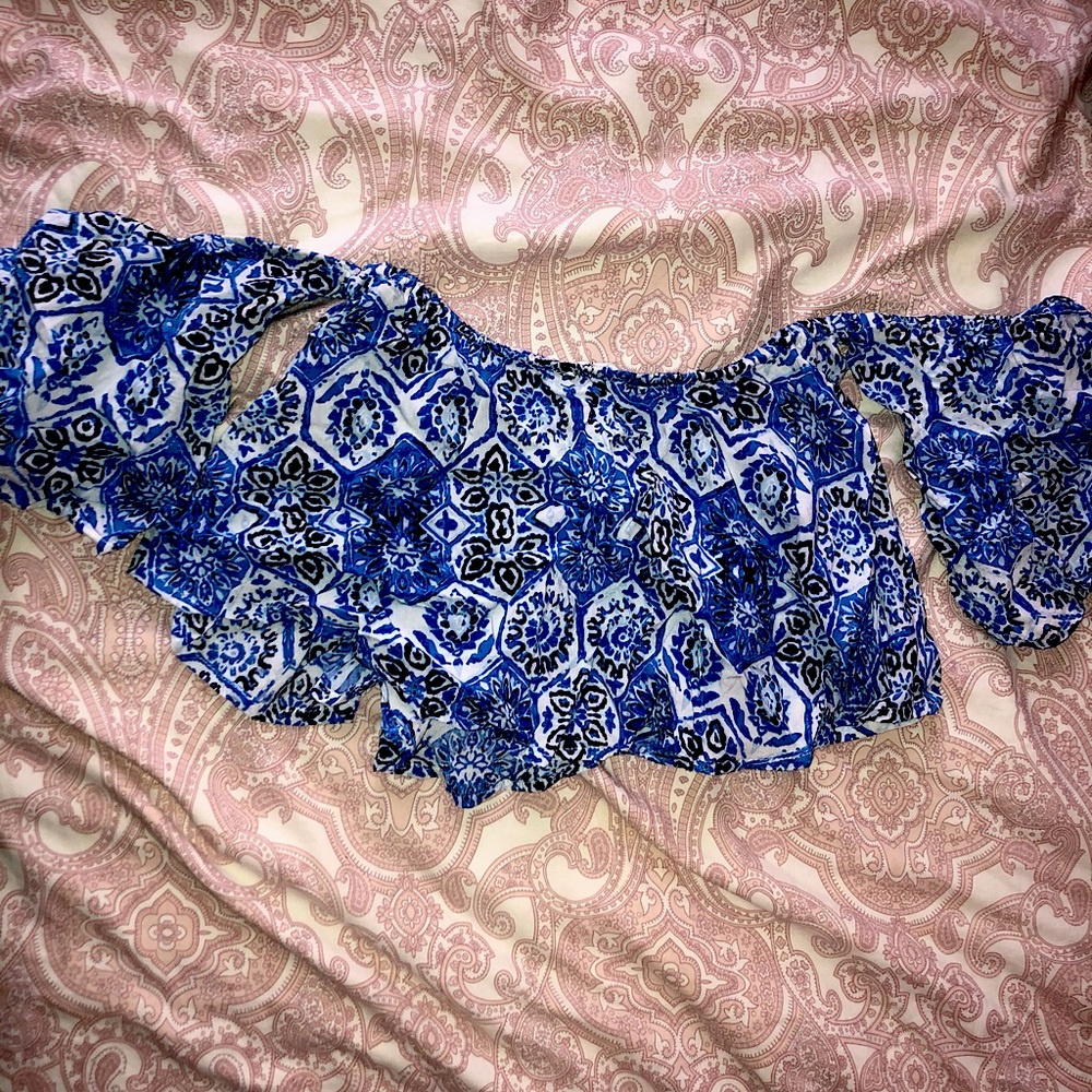 Like new, floral crop top